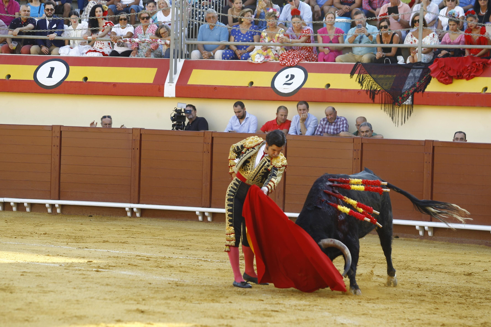 Imágenes de la corrida de toros de la Feria de Vera, con Morante de la Puebla, Emilio de Justo y Pablo Aguado