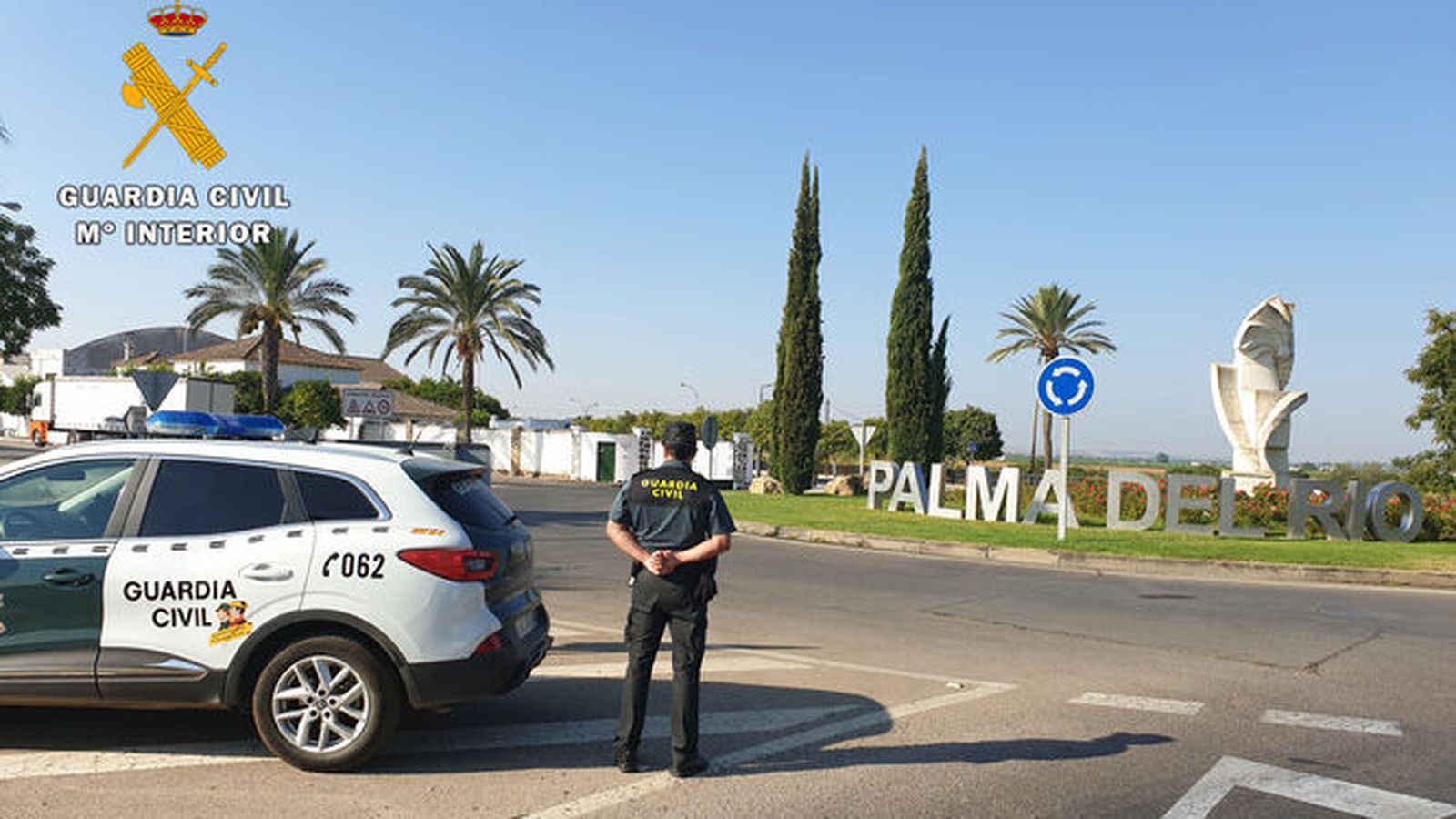 Patrulla de la Guardia Civil en Palma del Río.