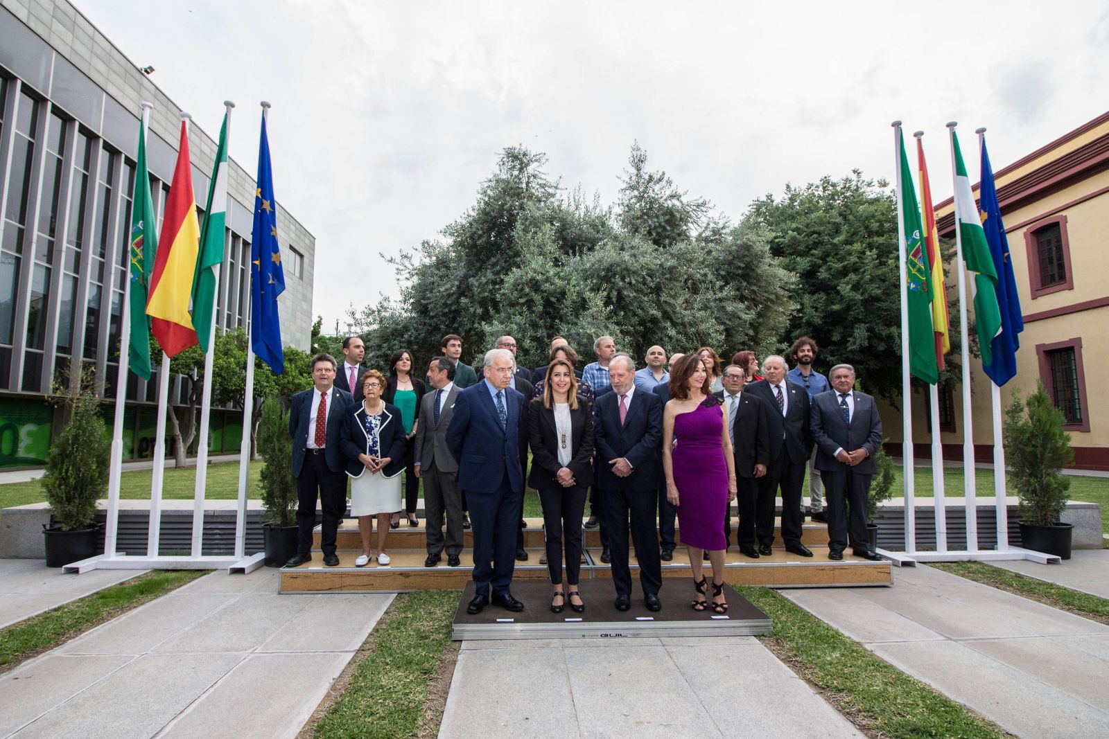 Foto de familia del acto institucional del Día de la Provincia.