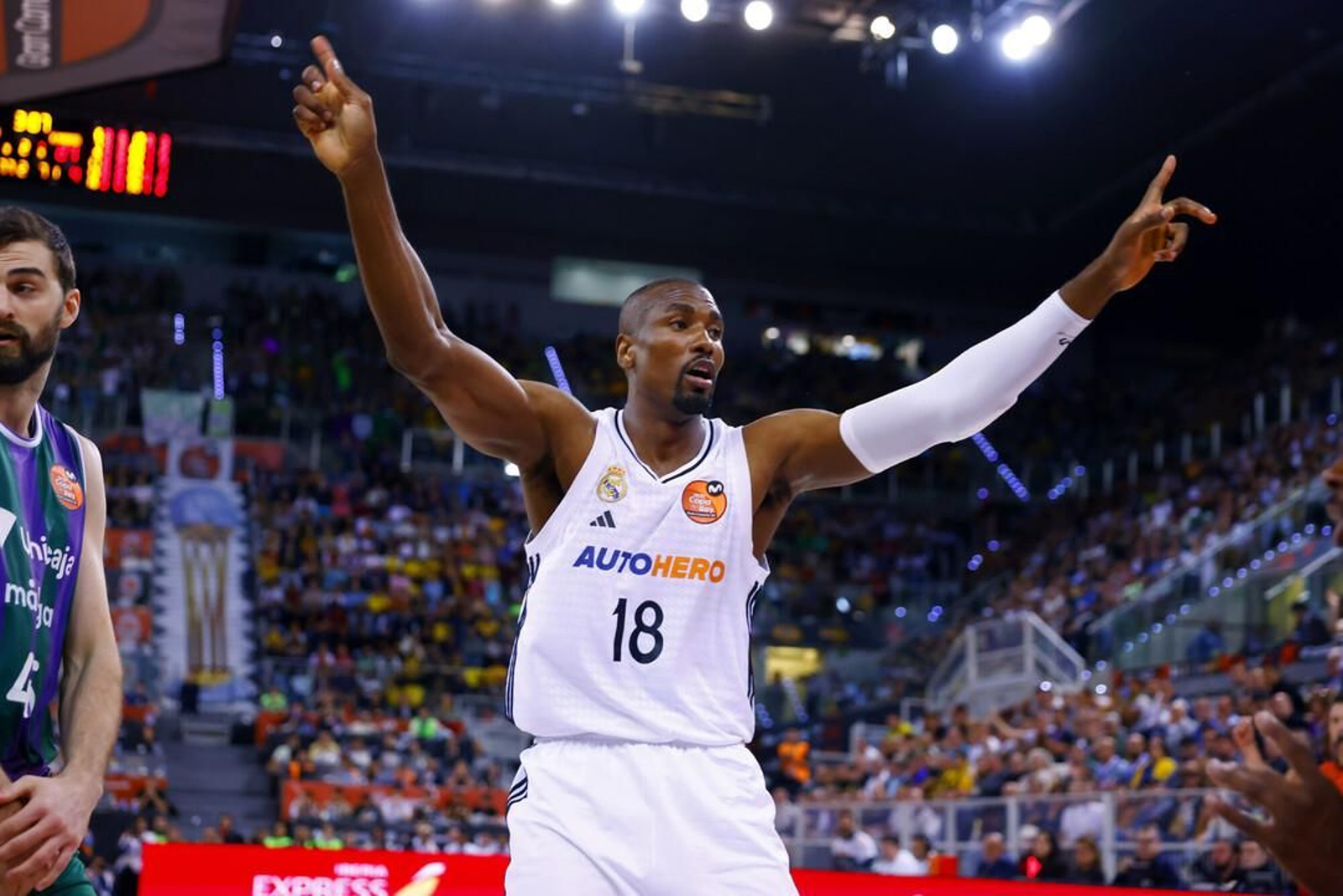 El Unicaja, campeón de Copa: Todas las imágenes del partido, la fiesta y la llegada a Málaga