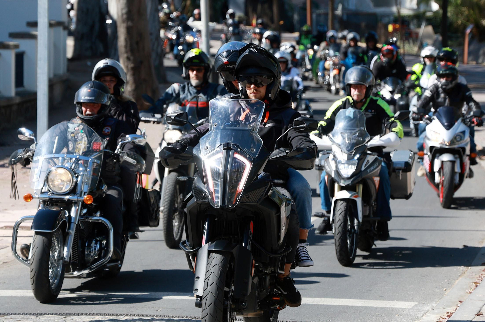 Imágenes de la VI Ruta Solidaria en moto a favor de Cruz Roja