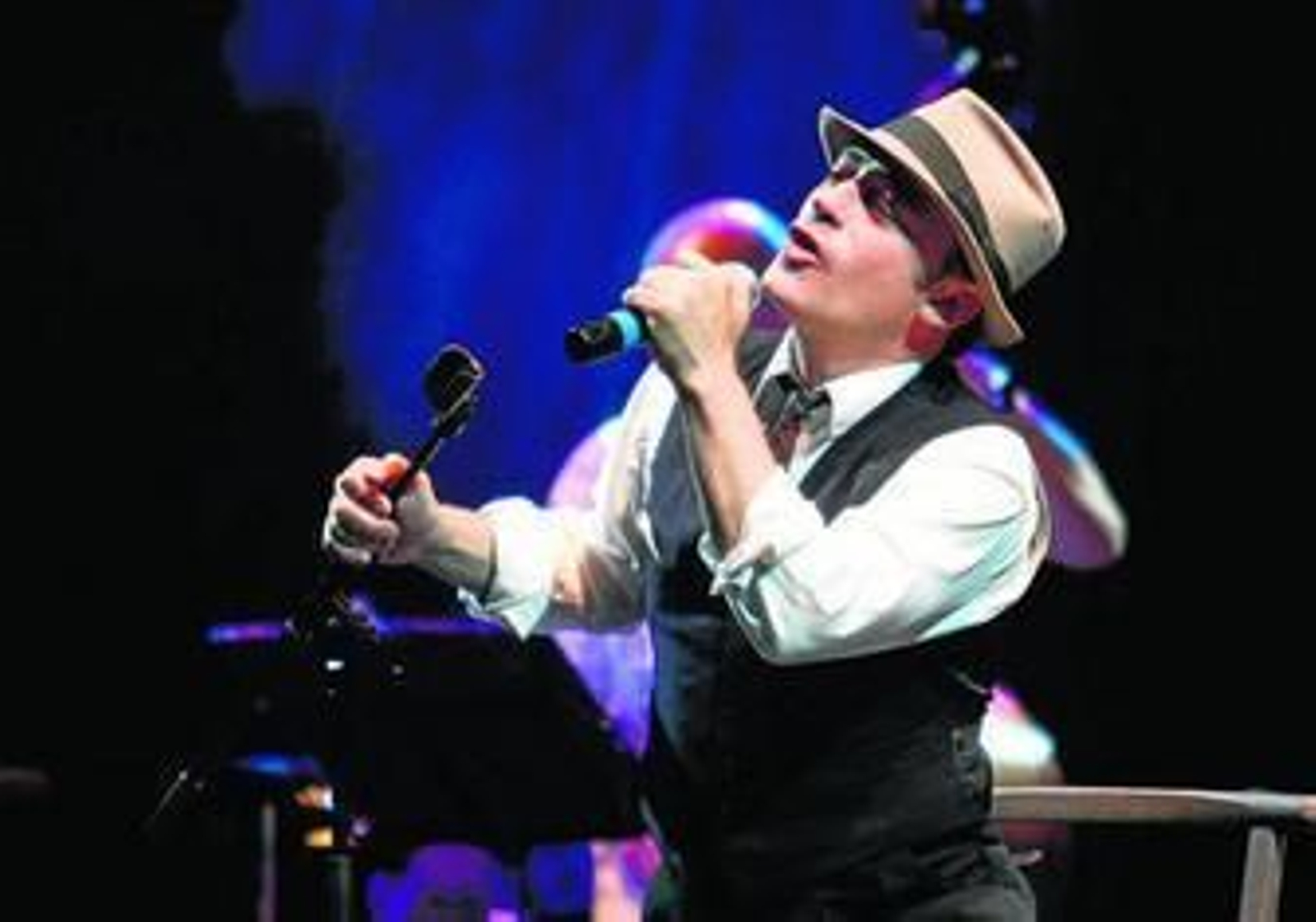 El artista Zenet, durante uno de sus conciertos en Huelva.