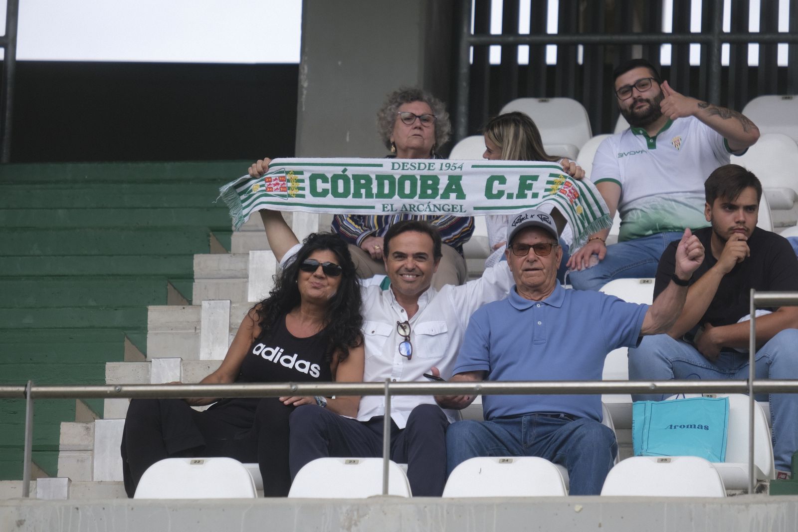 Las mejores fotos del ambiente en El Arcángel en el Córdoba CF - Badajoz