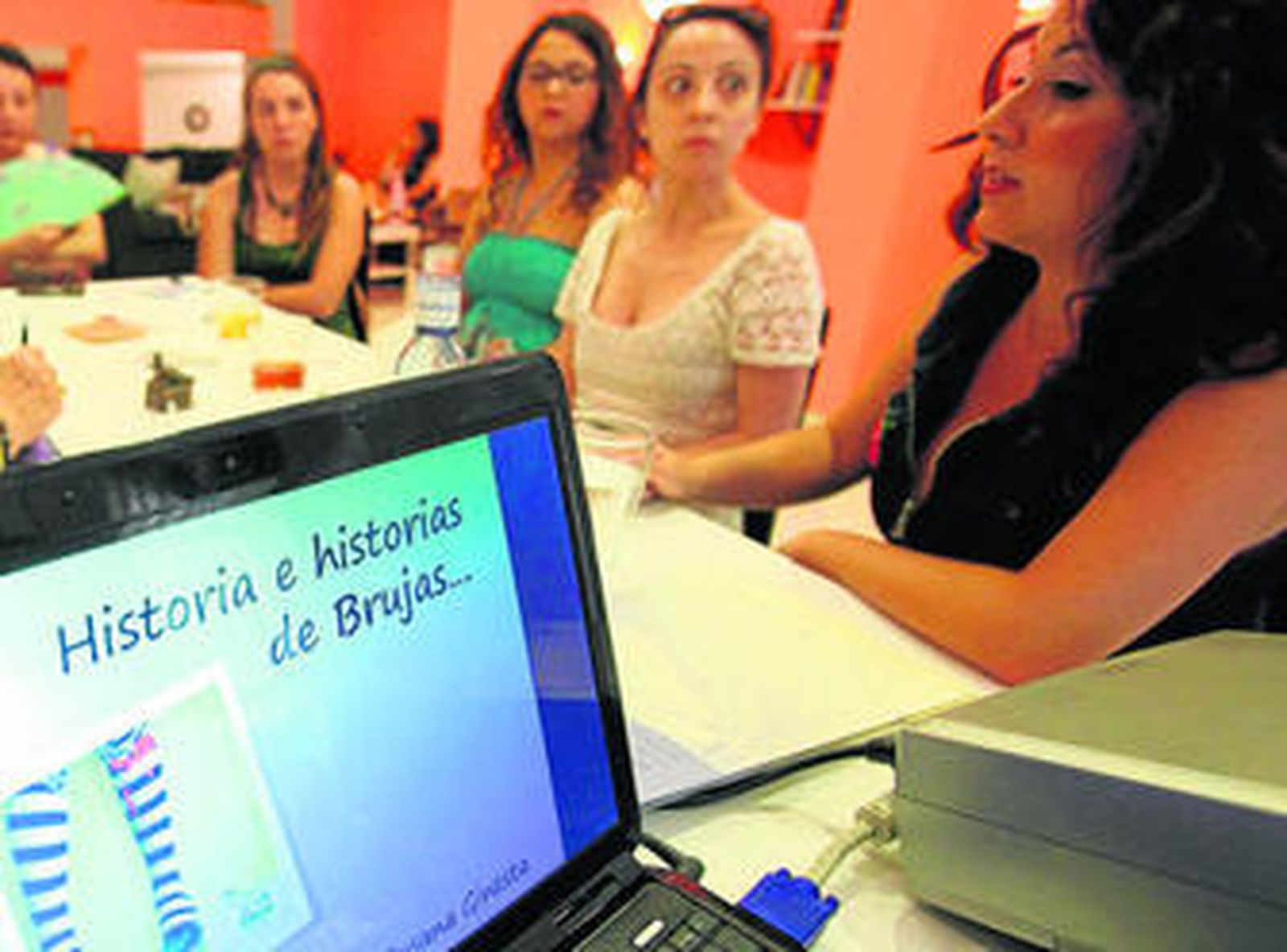 Un momento del taller impartido en Libros de Alejandría.