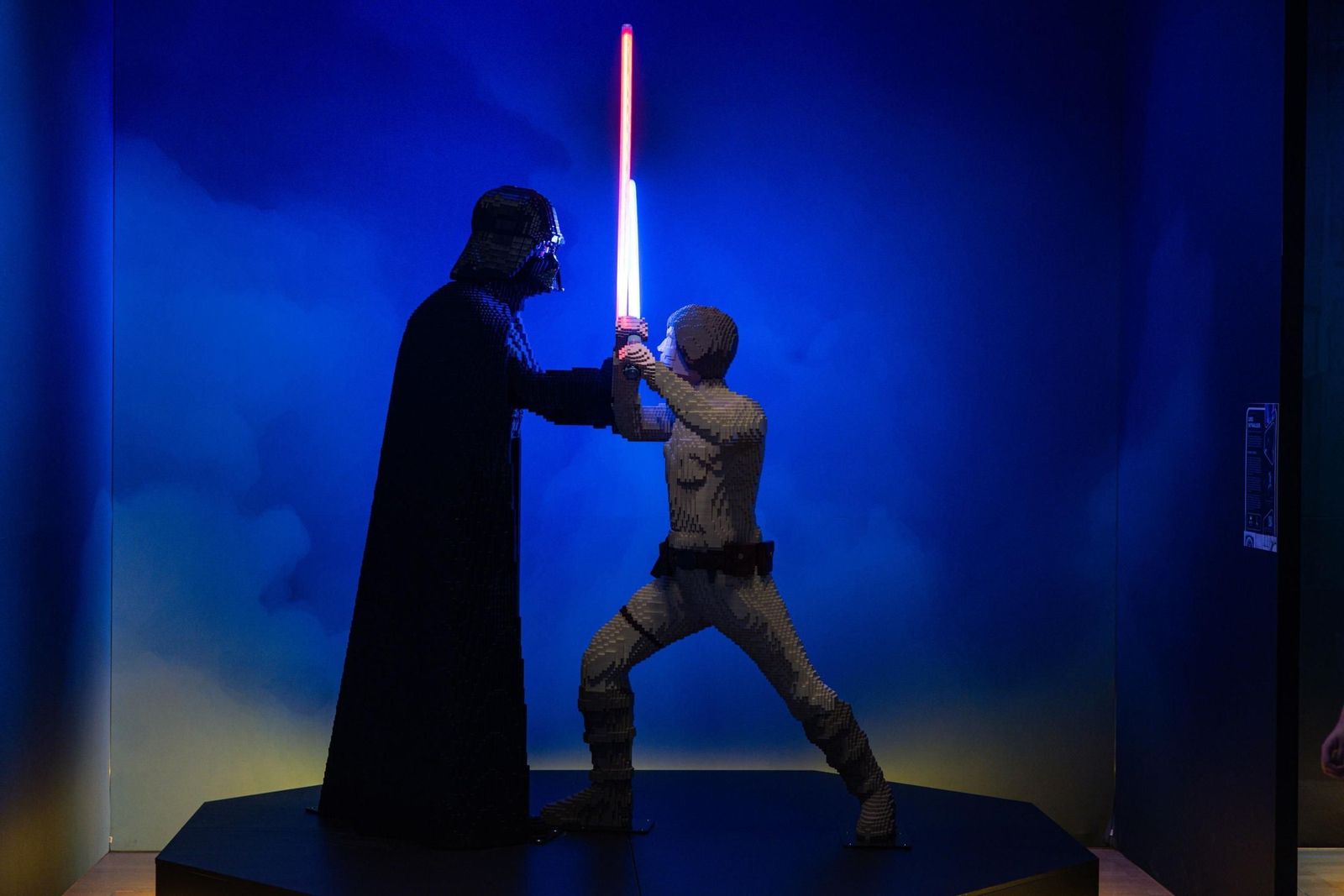 La exhibición a escala real de Star Wars hechas con Lego: las imágenes harán las delicias de los fans de la franquicia