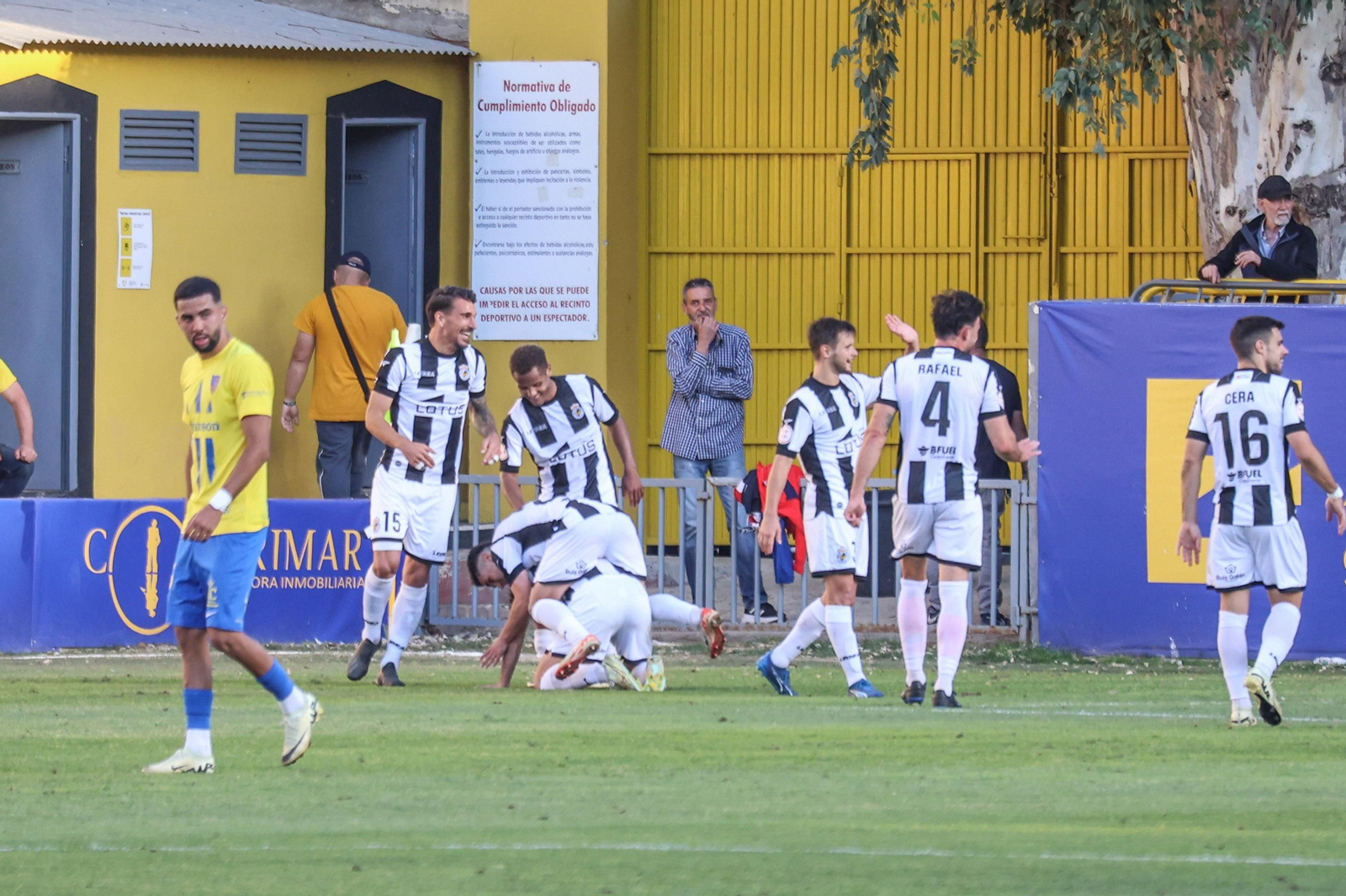 Las fotos del Orihuela-Balona de Segunda Federación (1-2)