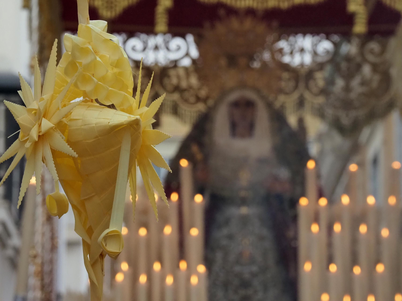 Las mejores imágenes de 'La Mulita' en Isla Cristina, única procesión en la tarde del Domingo de Ramos en la costa onubense