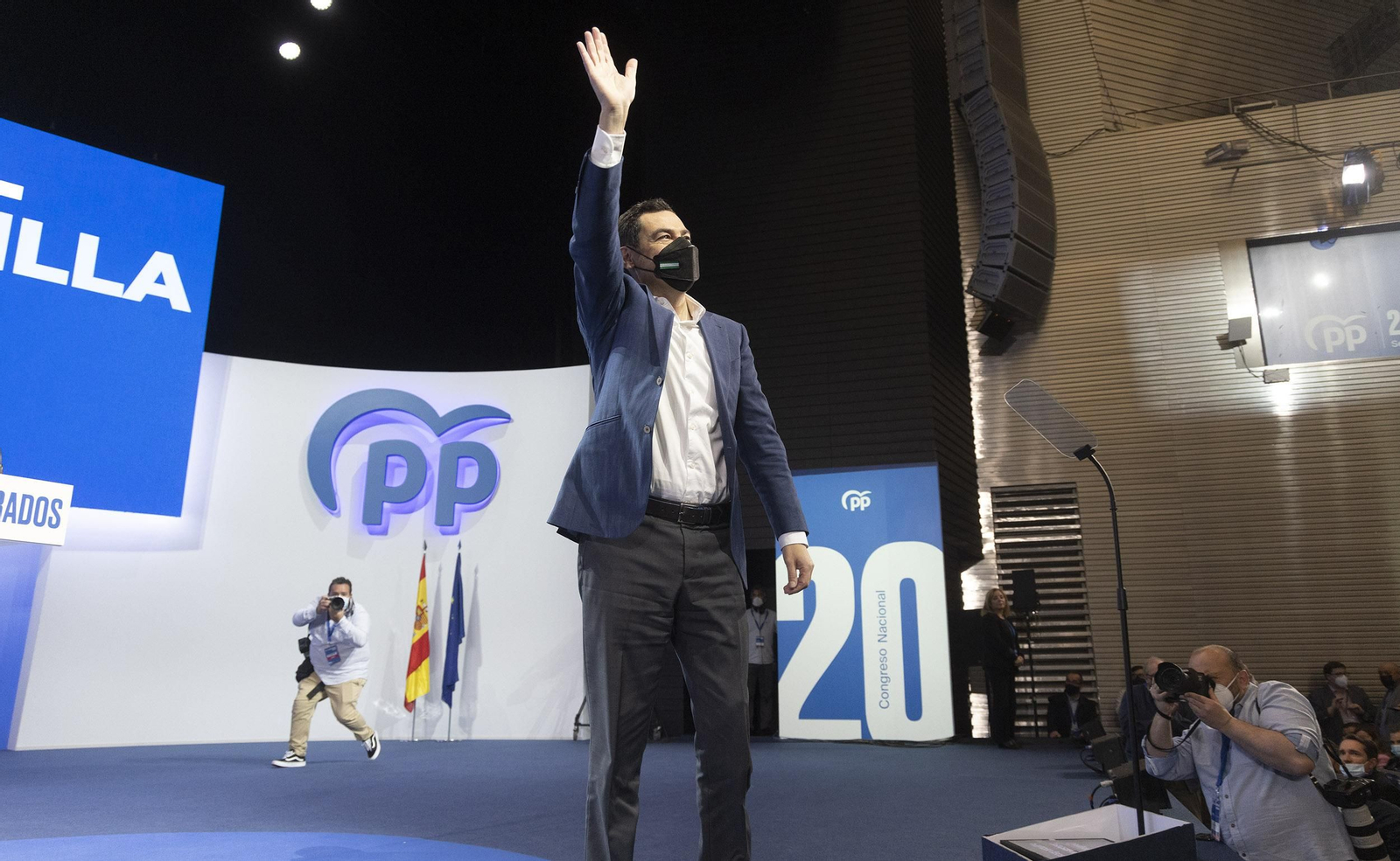La proclamación de Feijóo como presidente del PP en Sevilla, en imágenes