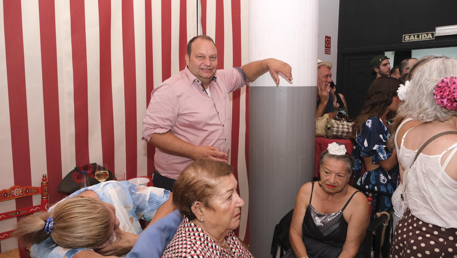 Los almerienses disfrutan del lunes en la Feria del Mediodía