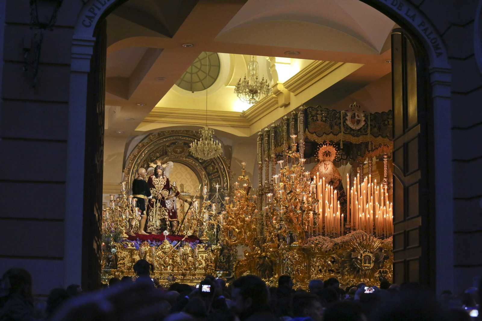 Las fotos de la Paloma del Miércoles Santo en Málaga