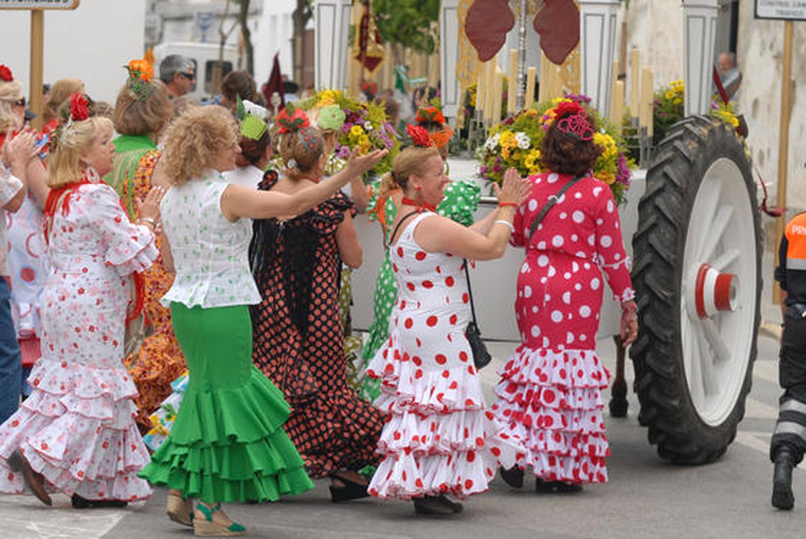 Los rocieros chiclaneros fueron los primeros en salir. /Paco Periñán