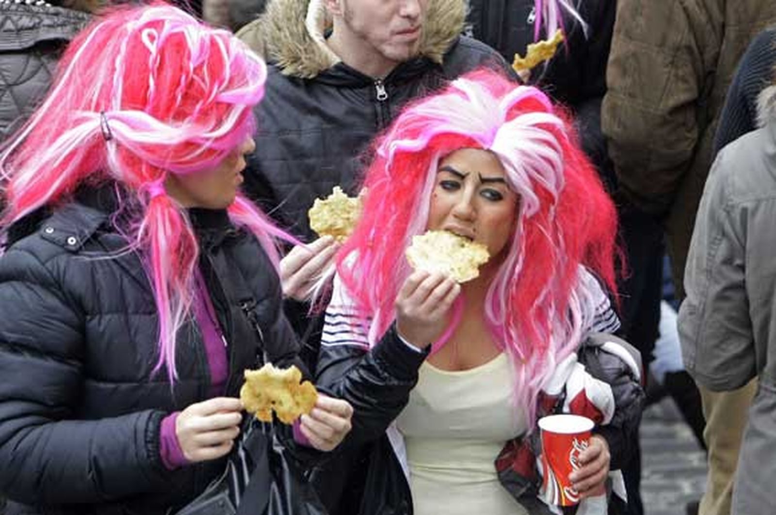 Gaditanos y foráneos tomaron las calles del centro en el primer fin de semana de Carnaval

Foto: Julio Gonzalez