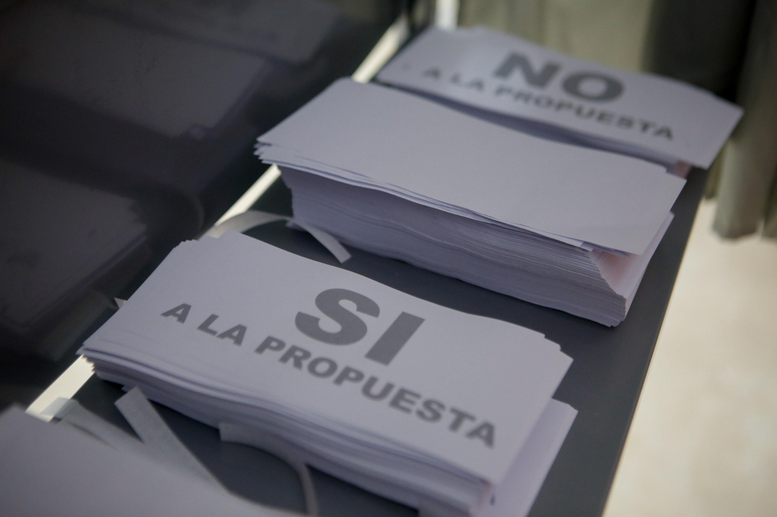 Votación de los trabajadores de Acerinox a la última propuesta presentada sobre el convenio, en imágenes