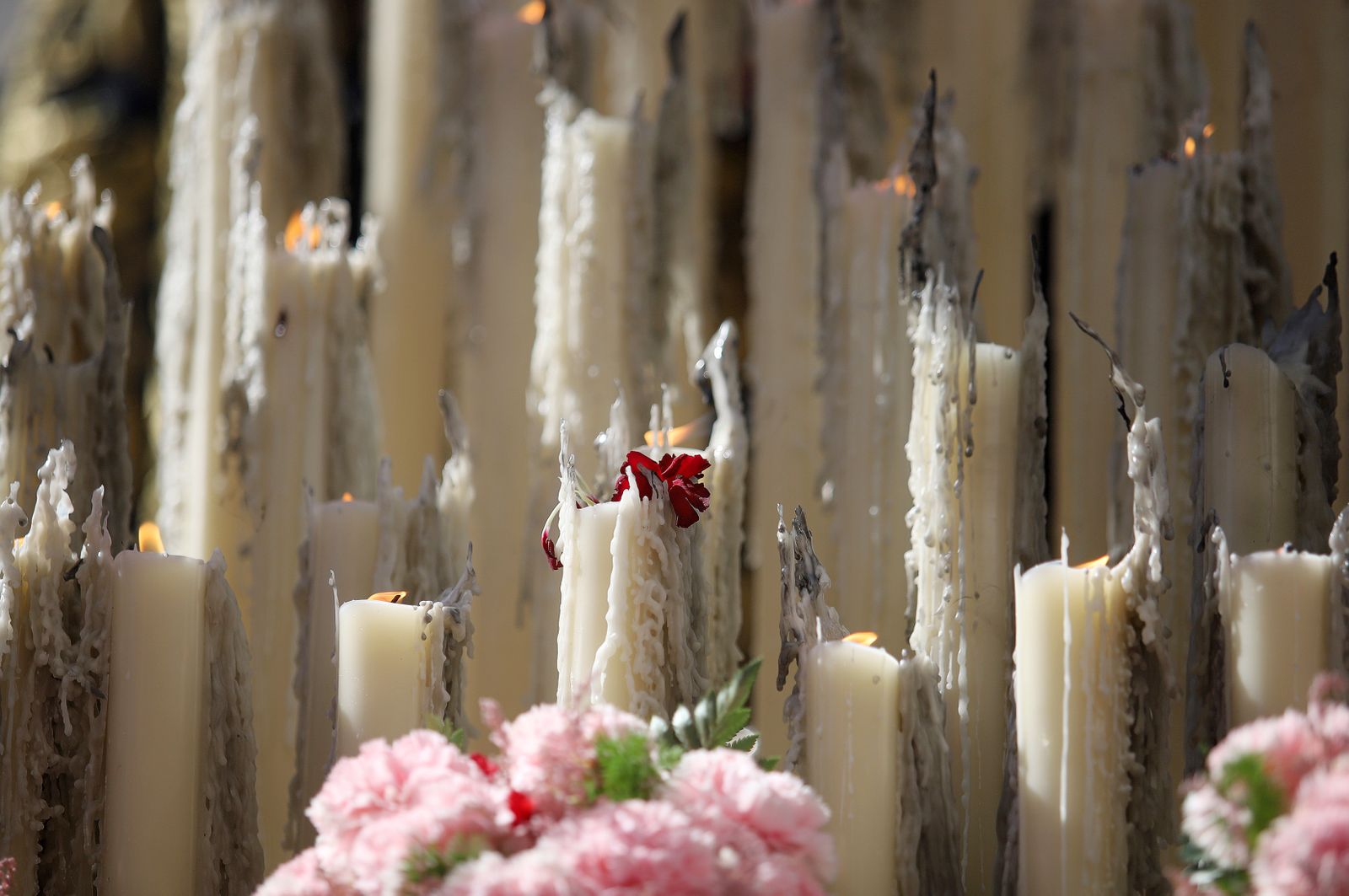 La Hermandad El Nazareno en la madrugá de la Semana Santa de Huelva 2023, en imágenes