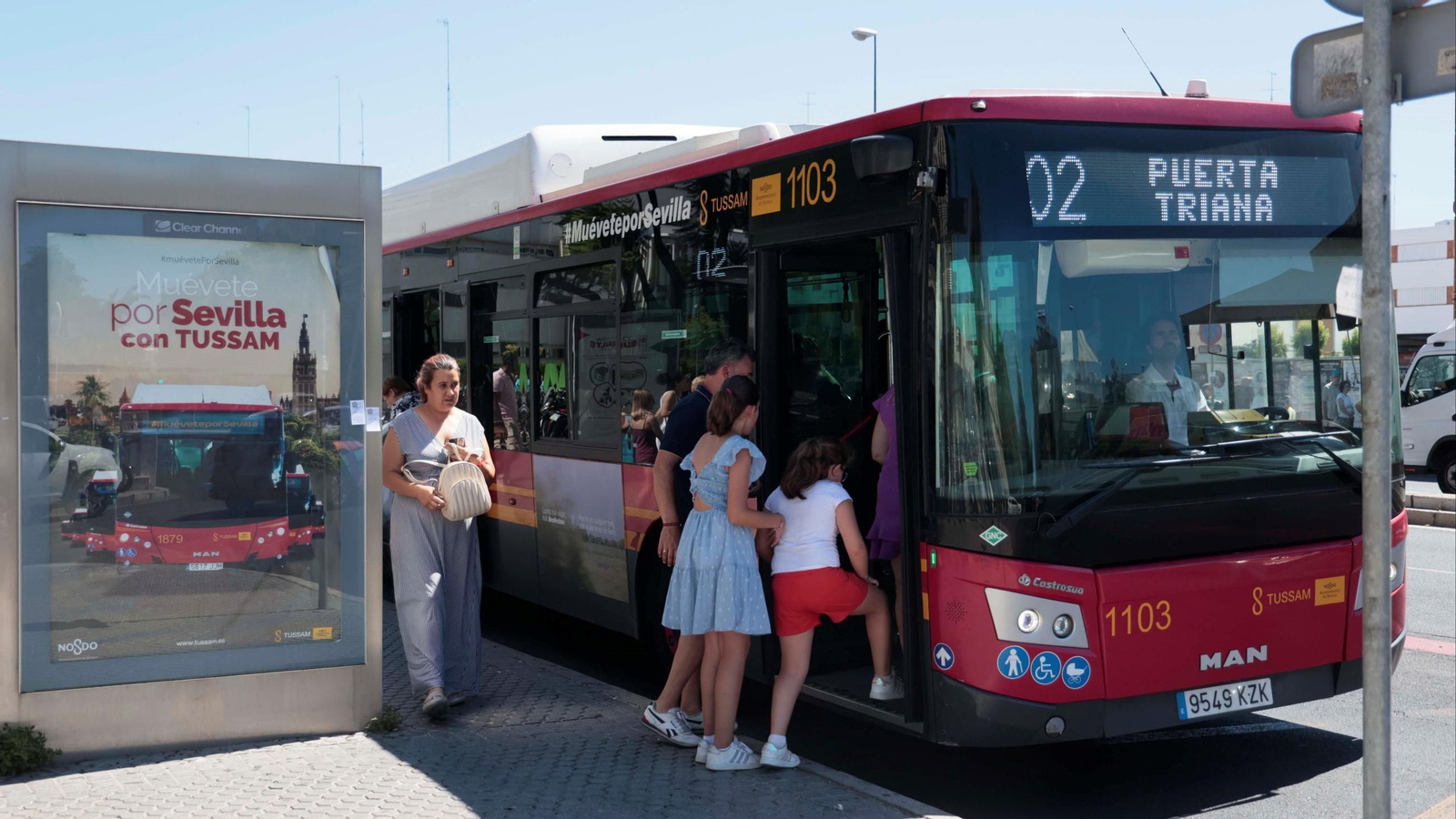 Un autobús de Tussam, en una imagen de archivo