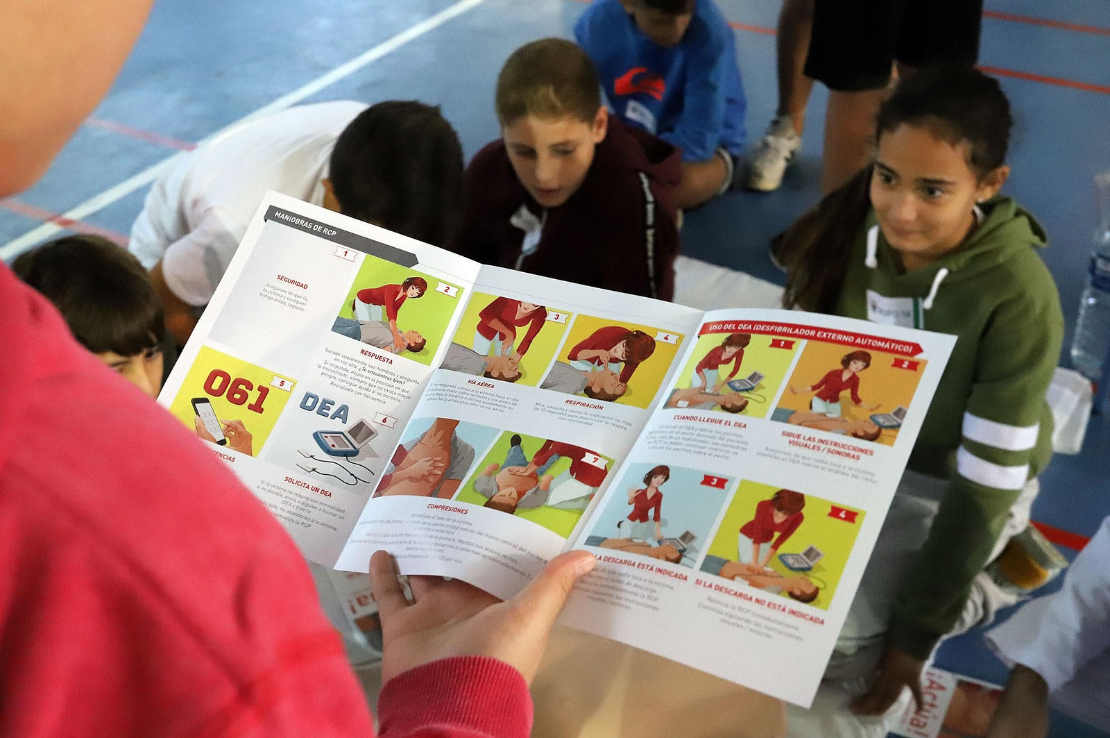 Imágenes de las jornadas de reanimación pulmonar en el IES Alto Conquero