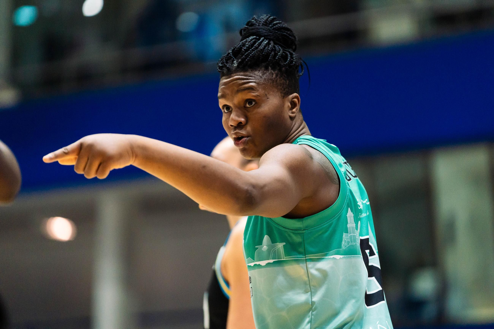 El CAB Estepona da vida al Movistar Estudiantes (85-60)