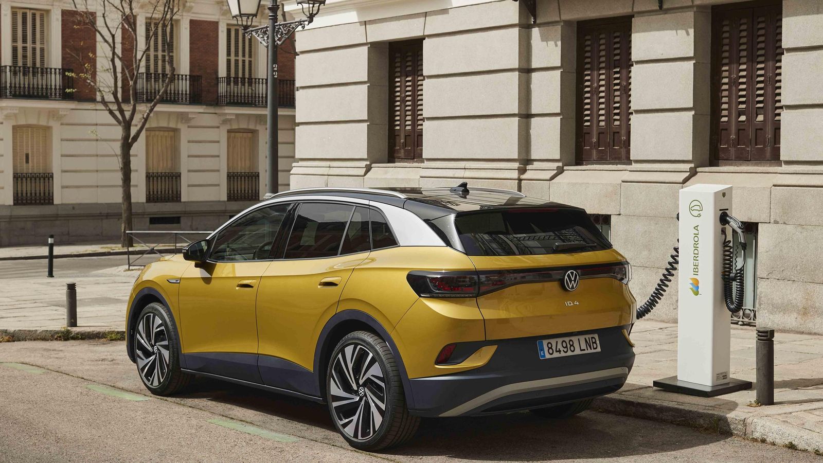 VW-id-4-trasera-recarga