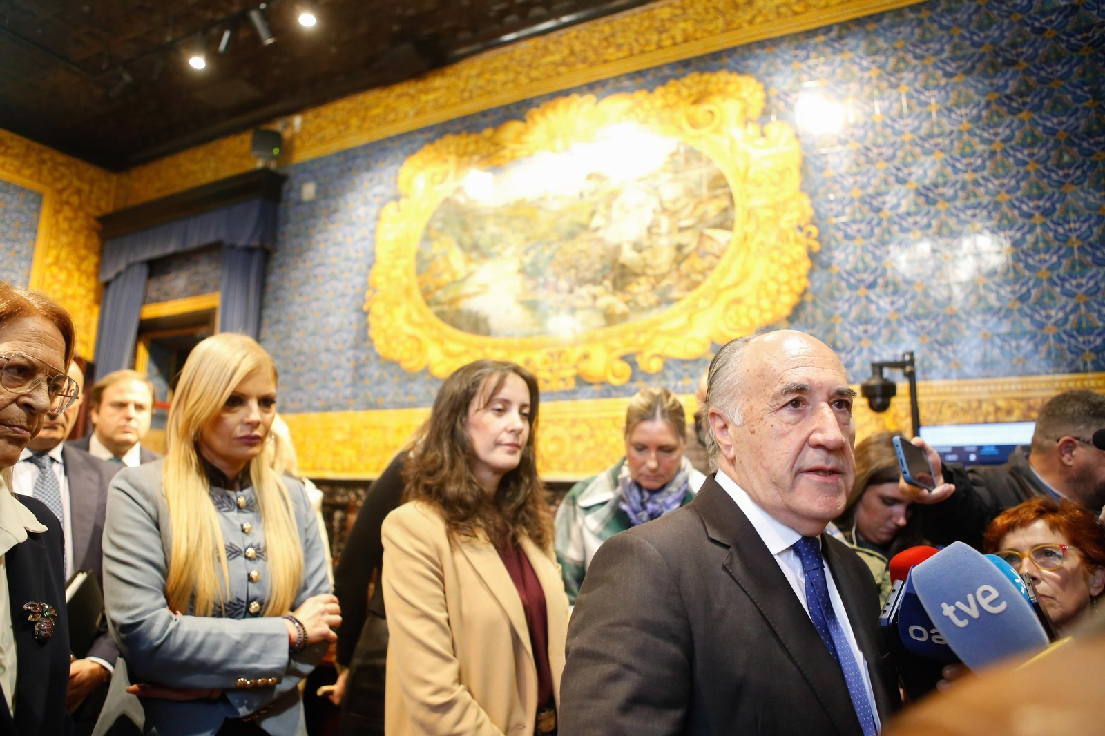 Fotos del Pleno del Ayuntamiento de Algeciras con el plantón de la oposición al alcalde Landaluce