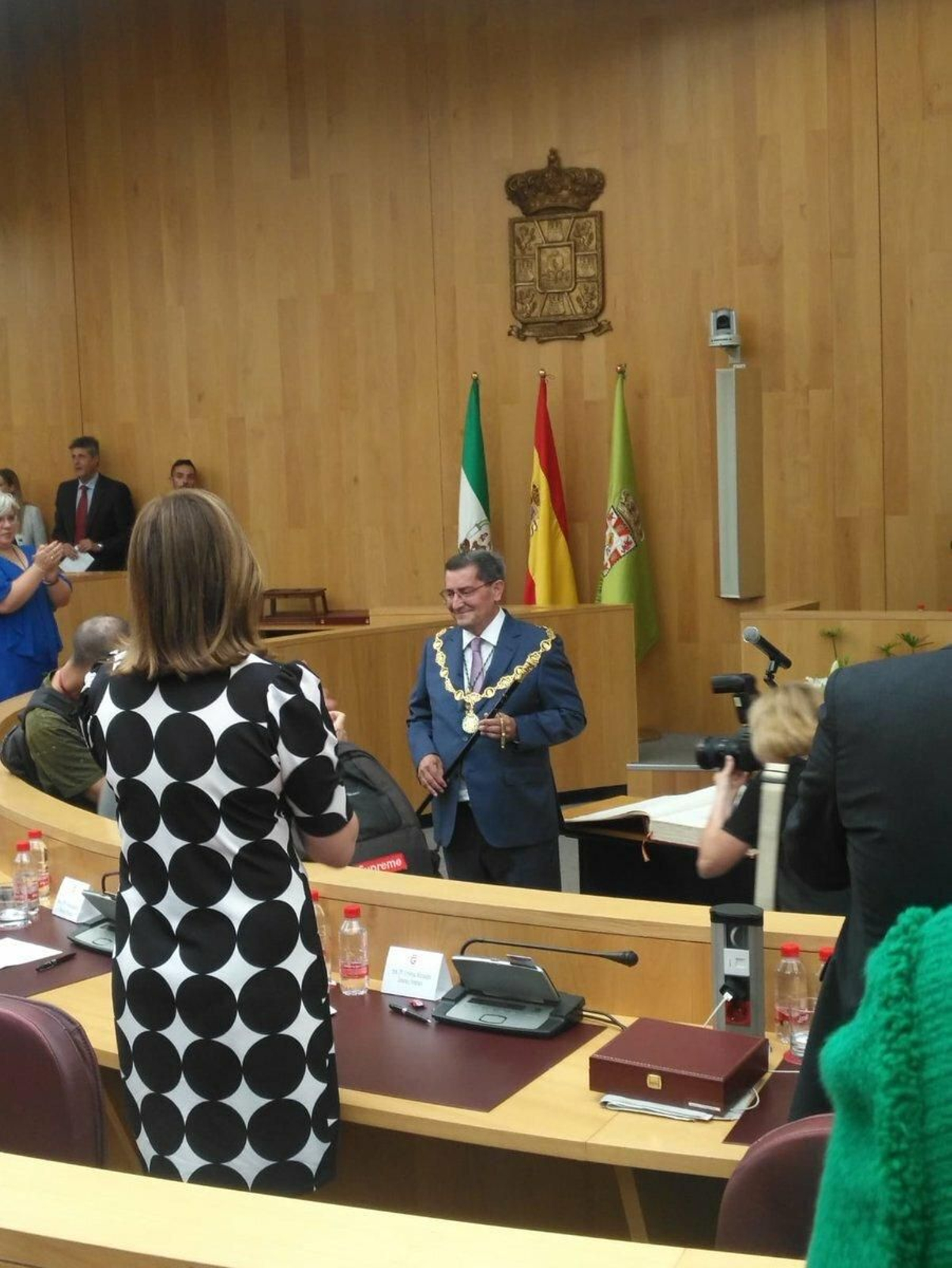 Entrena coge el bastón de mando