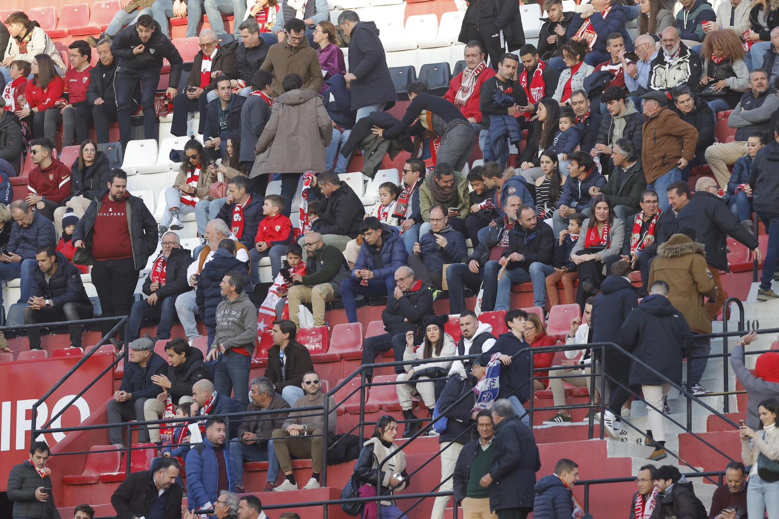 Búscate en las fotos del Sevilla-Mallorca