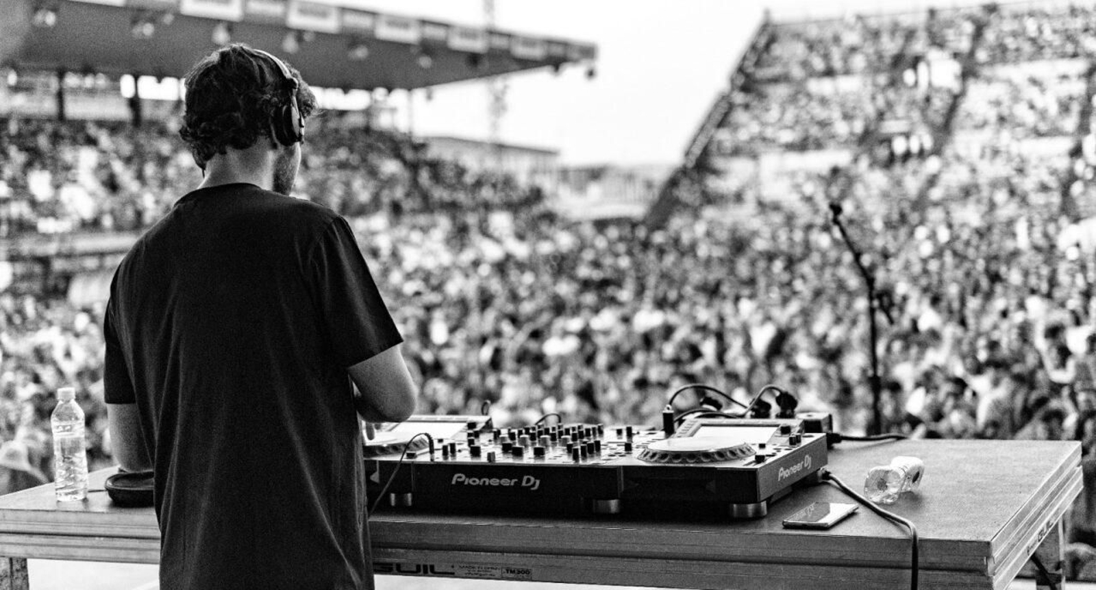 Van Hoick, DJ y productor almeriense.