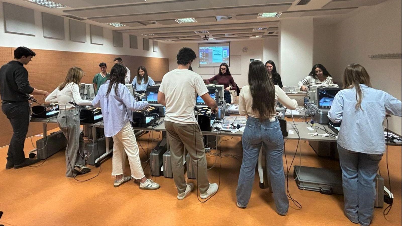 Curso sobre el uso de simuladores pelvitrainer en el Clínico de Granada