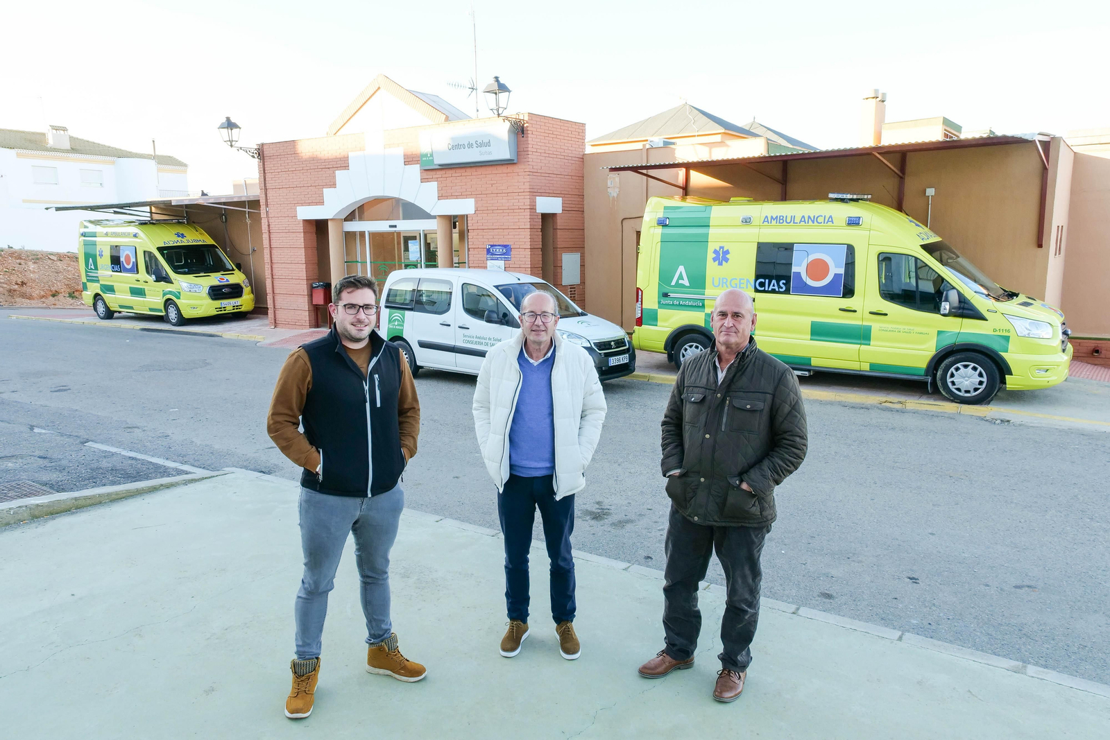 Pepe Fernández, Fran García y José Ramos en el Centro de Salud Sorbas 2