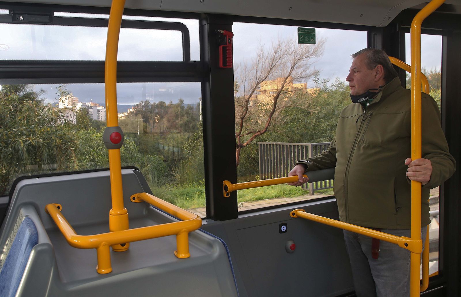 Fotos del primer día sin mascarillas en el transporte público en Algeciras