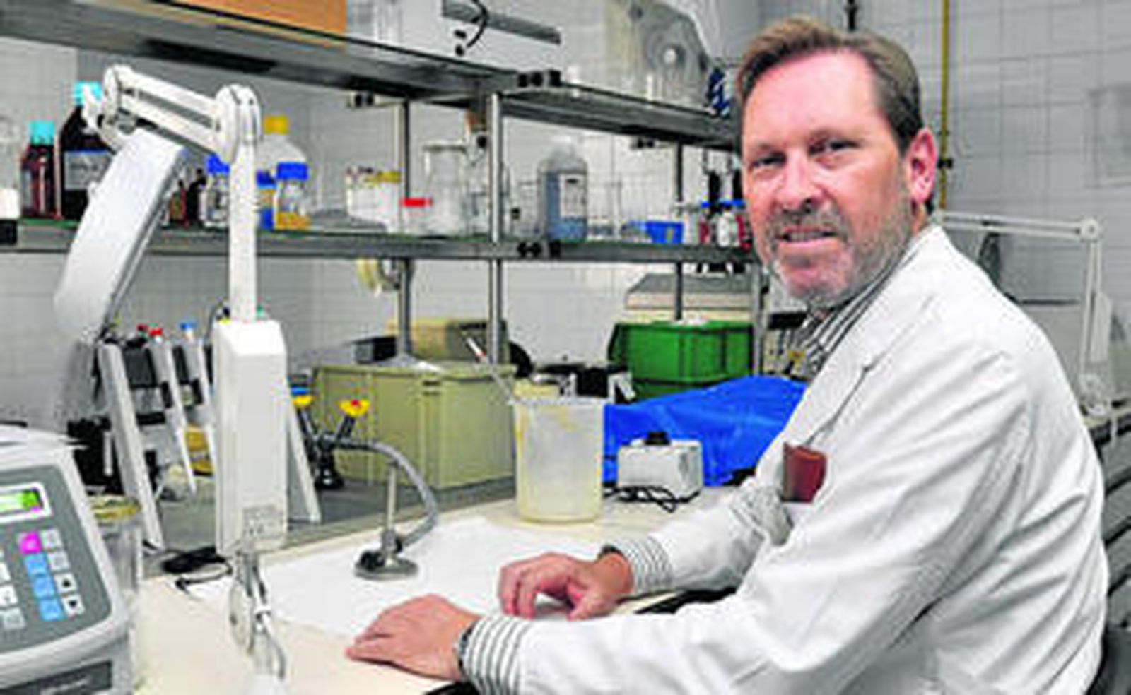 Álvaro Pascual, catedrático de Microbiología y jefe del servicio de Microbiología del Hospital Virgen Macarena.