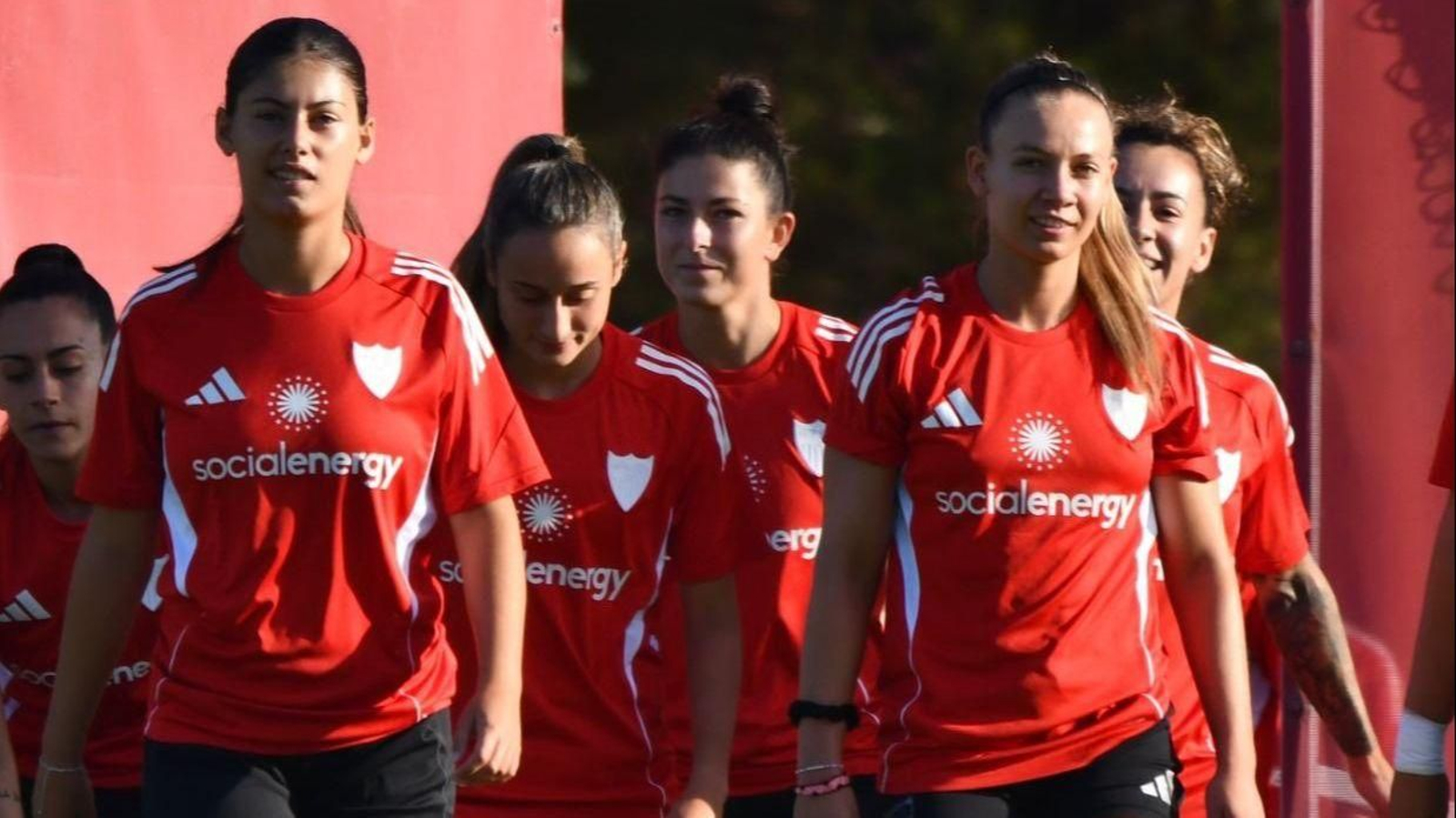 Jugadoras del Sevilla entrenando en pretemporada