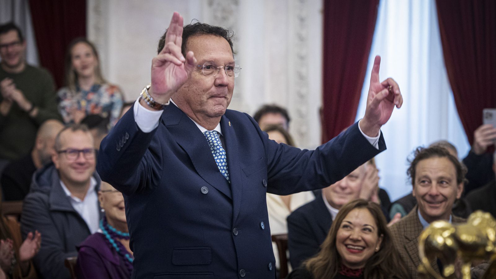 Las imágenes del traspaso de coronas de SM los Reyes Magos de Cádiz