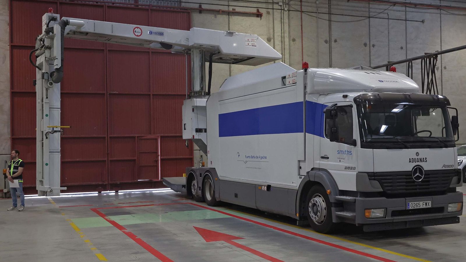 Uno de los dos escáneres de Aduanas en el Puerto de Algeciras.