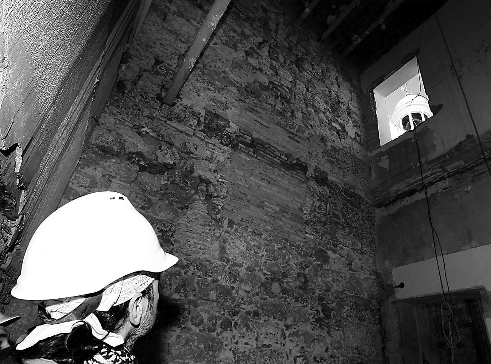 Restos de una de las torres localizadas en 2009