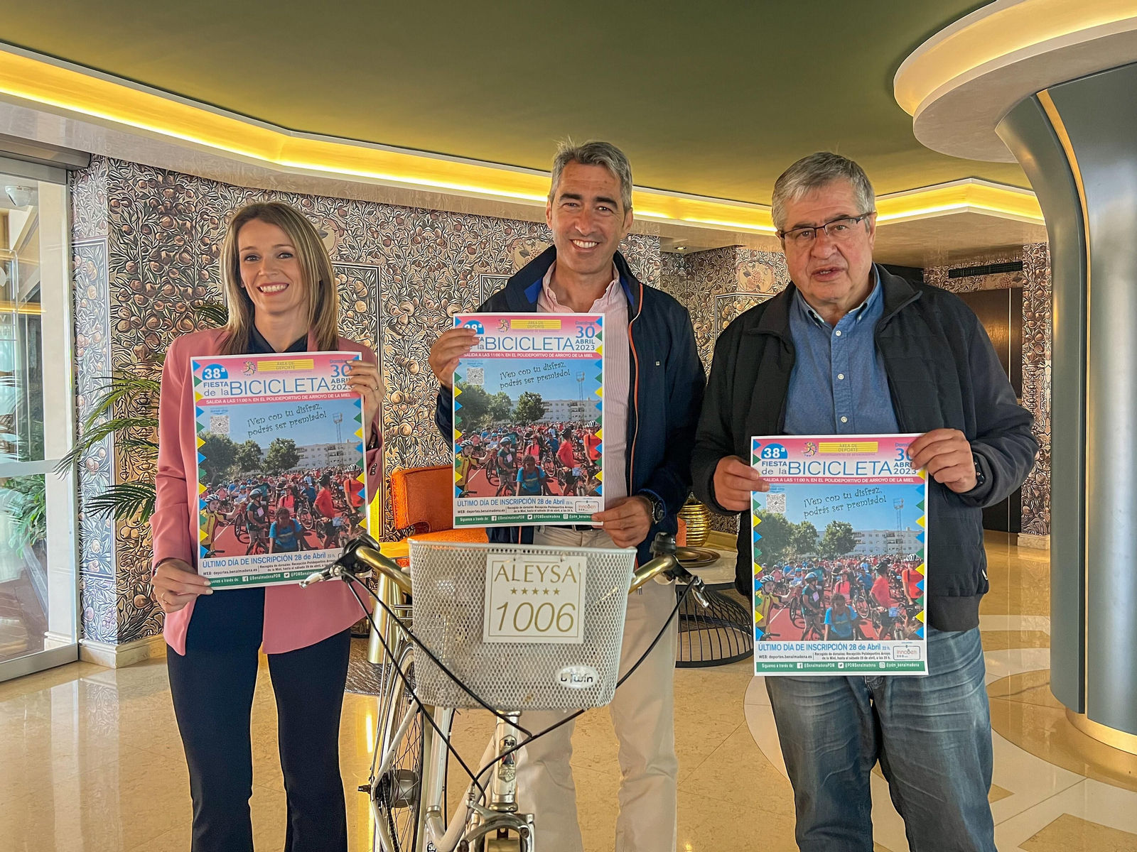 De izquierda a derecha, Mari Carmen Segovia, Víctor Navas y Joaquín Villazón.