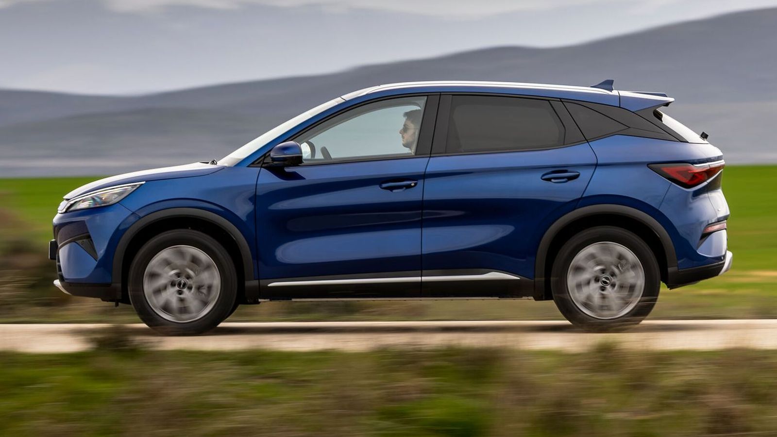 En cualquiera de sus dos formulaciones, el Atto 3 Evo es un SUV muy rápido, a la altura de otros en sus versiones más potentes como los Smart #1 y #3 o Volvo EX30 y EX40, que están entre sus rivales directos.