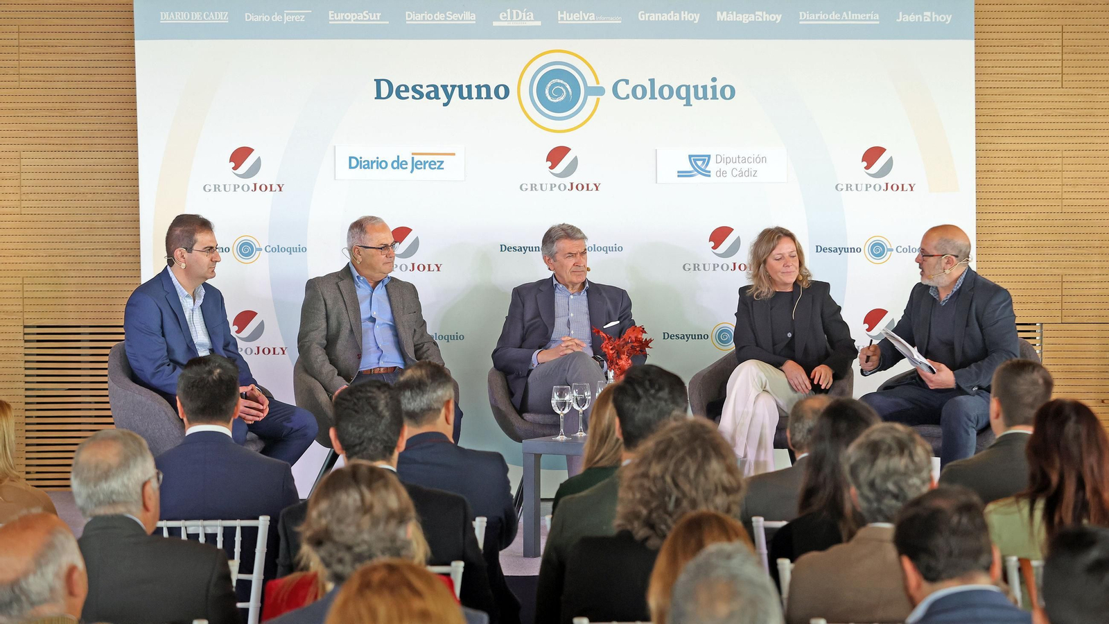 Desayuno coloquio "Retos y oportunidades del sector primario den la provincia de Cádiz" en Bodegas Luis Pérez en Jerez
