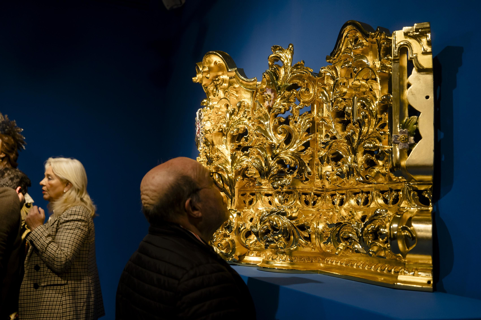 Imágenes de la exposición "Estrenos Semana Santa 2024" en la sede de la Fundación Cajasol