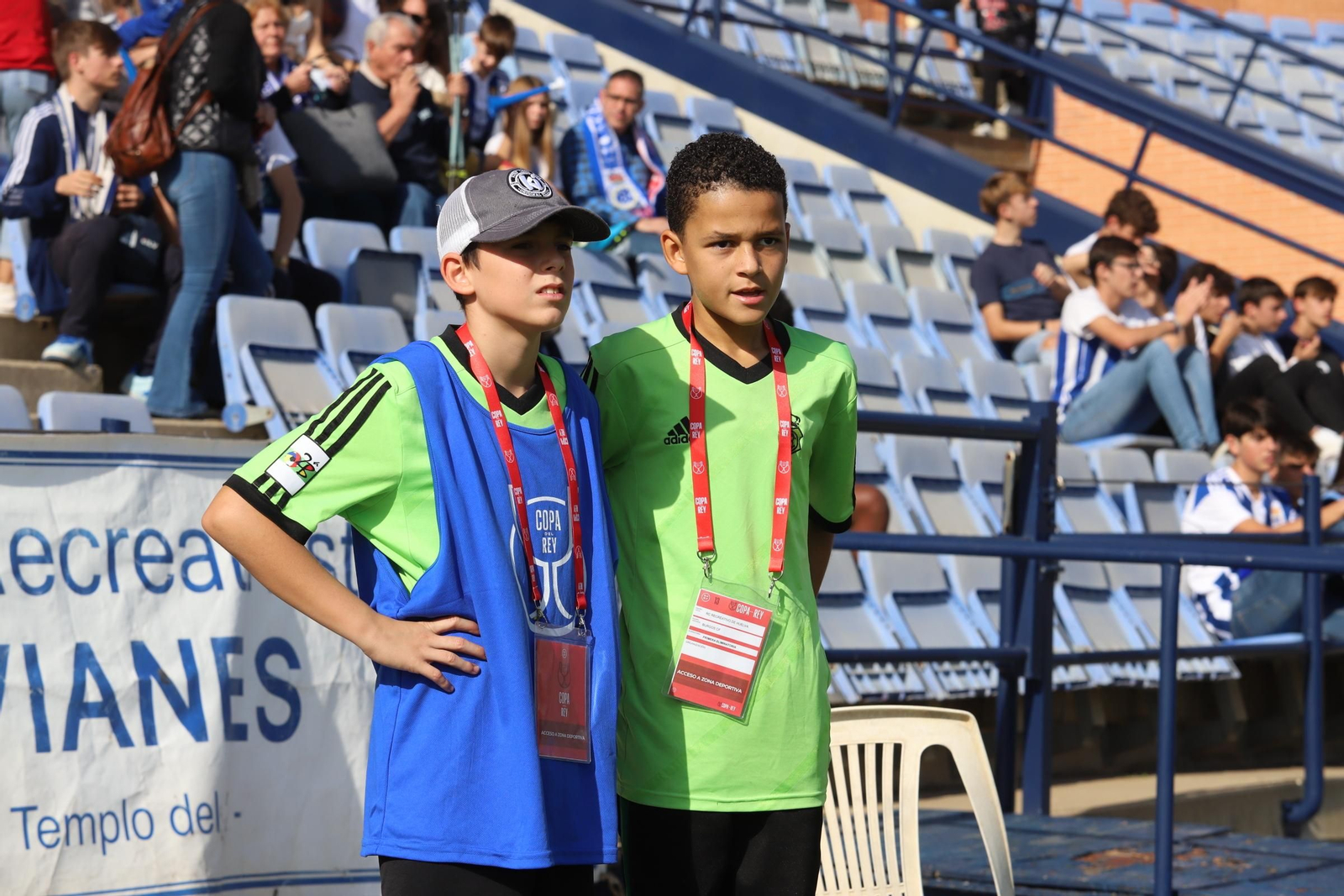 Imágenes del gran ambiente en el Nuevo Colombino para ver el  Recre-Burgos