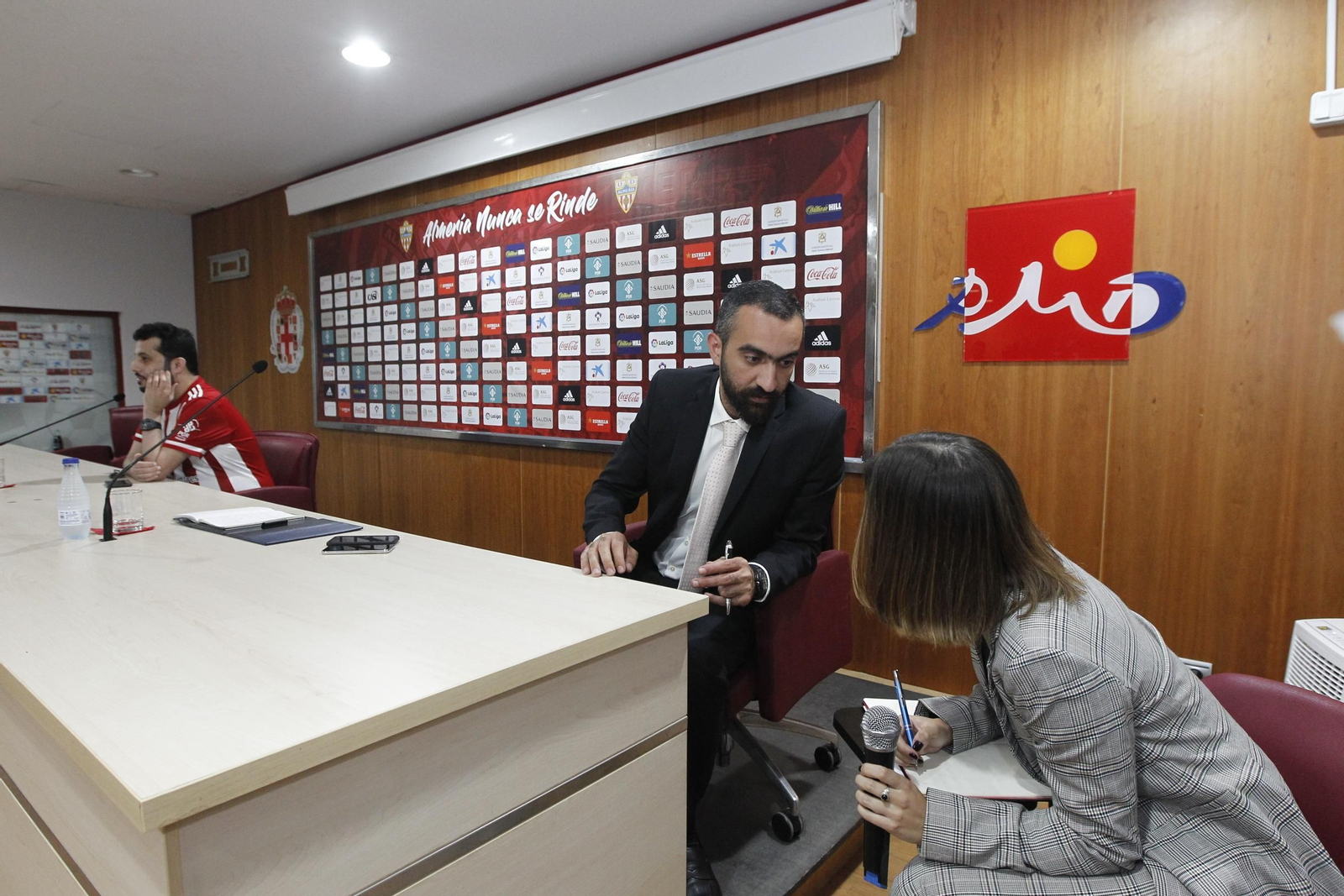 Fotogalería rueda de prensa dueño U.D. Almería, Turki Al-Sheik