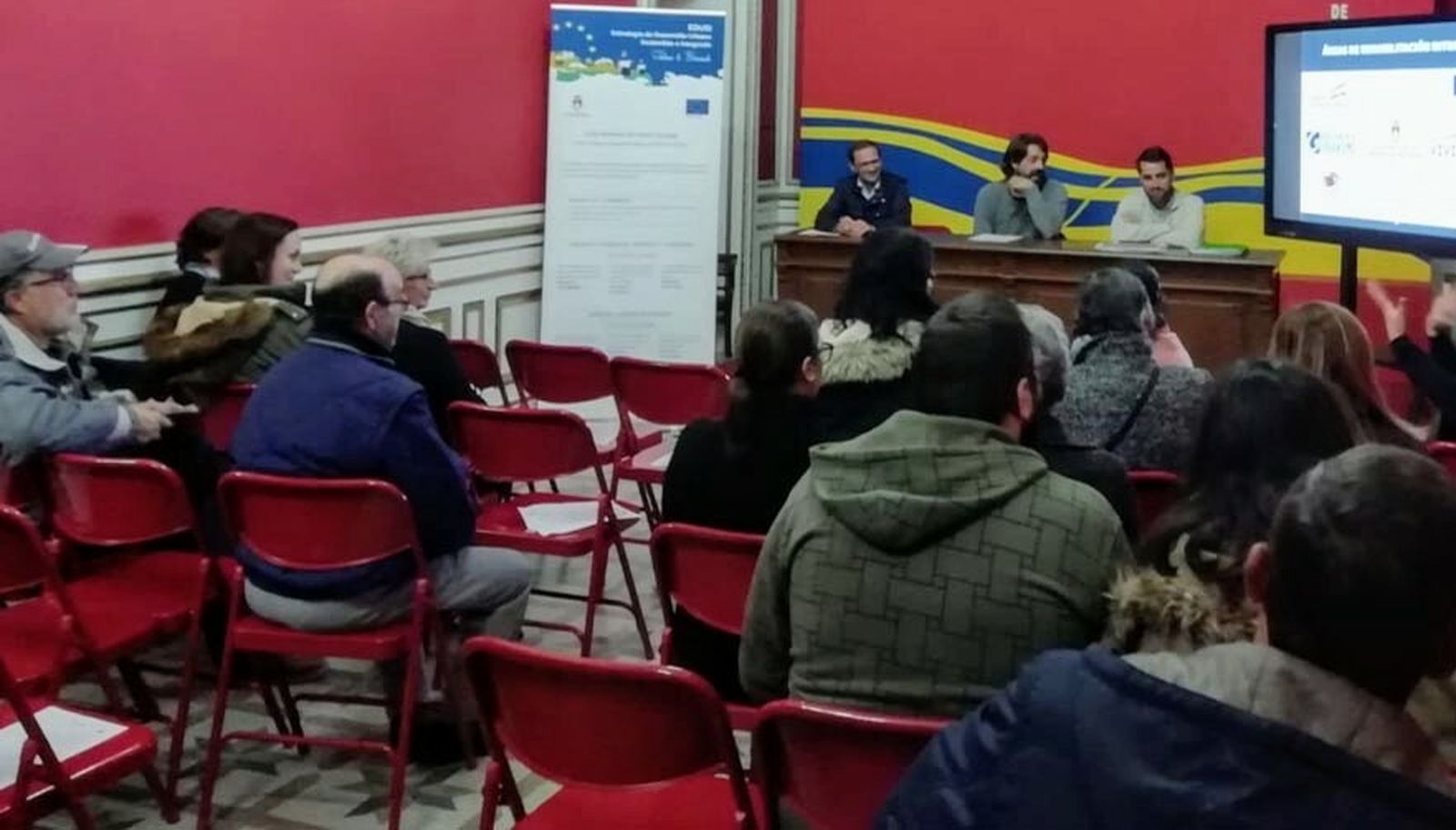 La primera reunión informativa del Ayuntamiento con los vecinos de la barriada Los Ángeles.