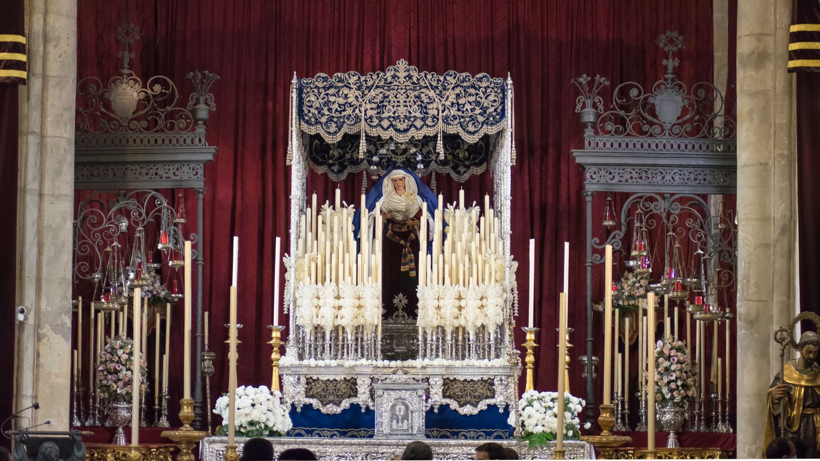 La Hiniesta celebrará sus cultos en su paso de palio