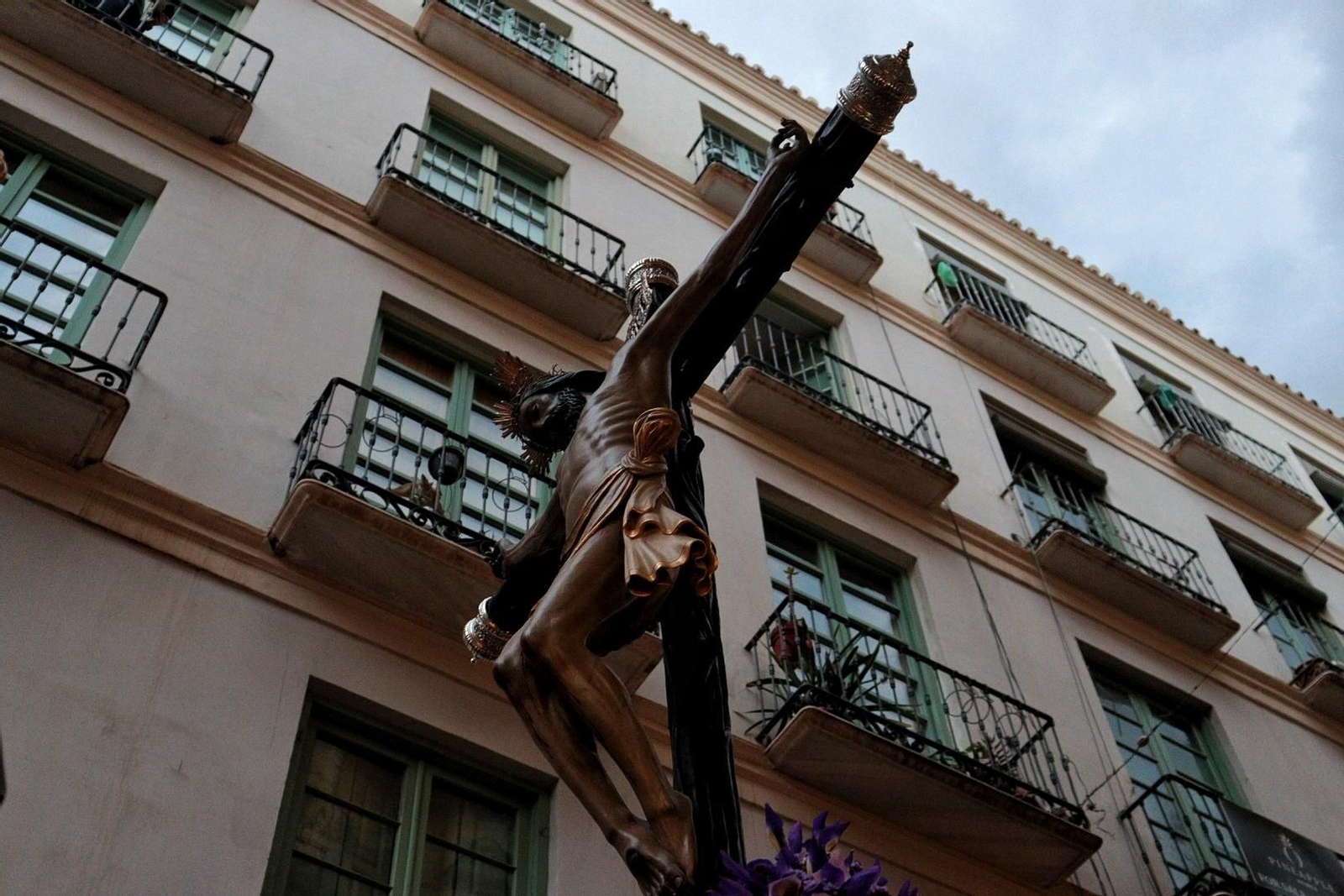Vera+Cruz en su procesión del Jueves Santo en Málaga, en fotos