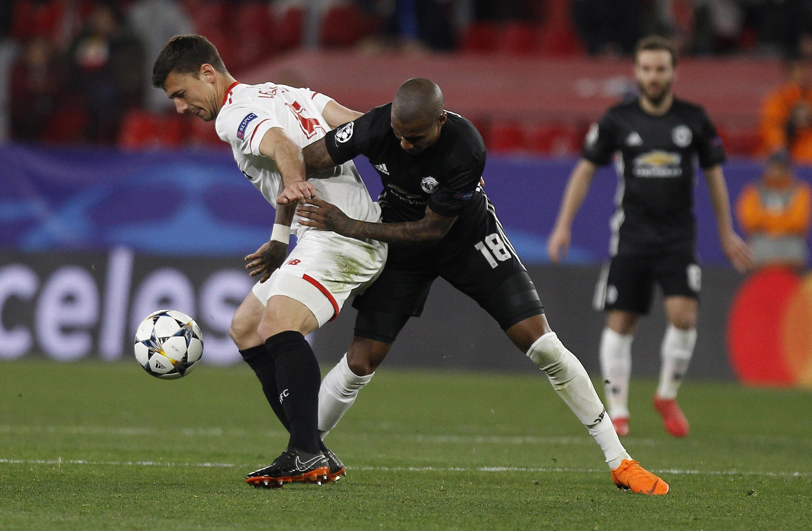 Las imágenes del Sevilla-Manchester United de Champions