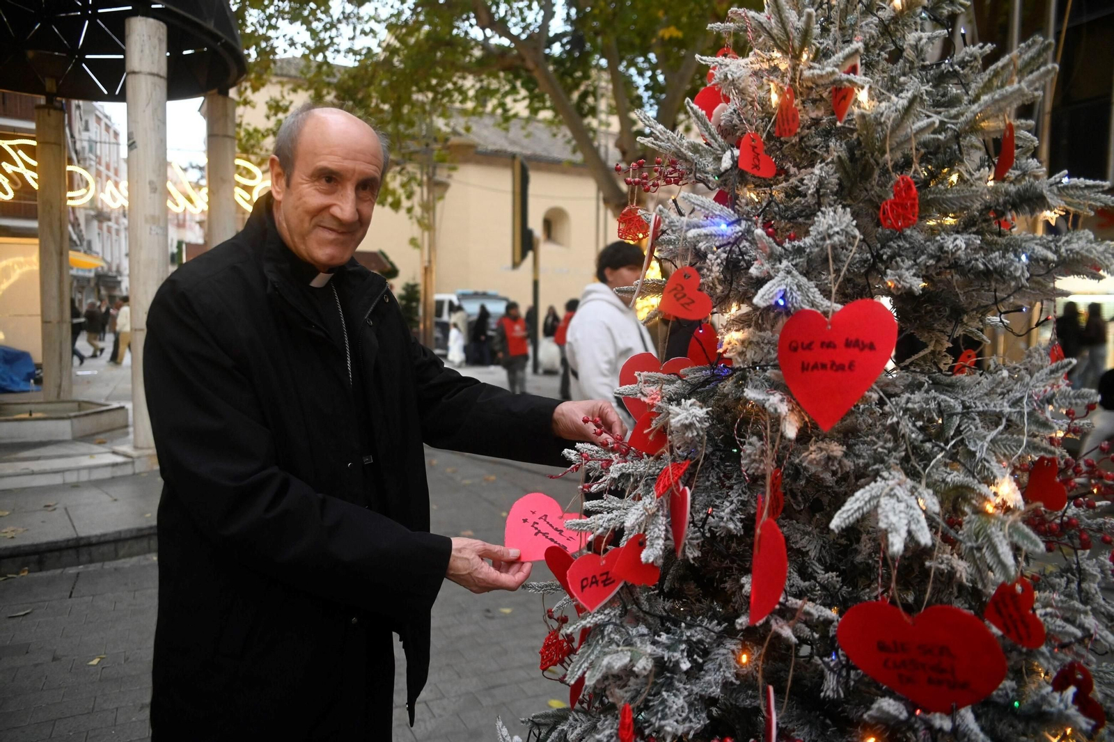 El árbol solidario de Cáritas en Córdoba