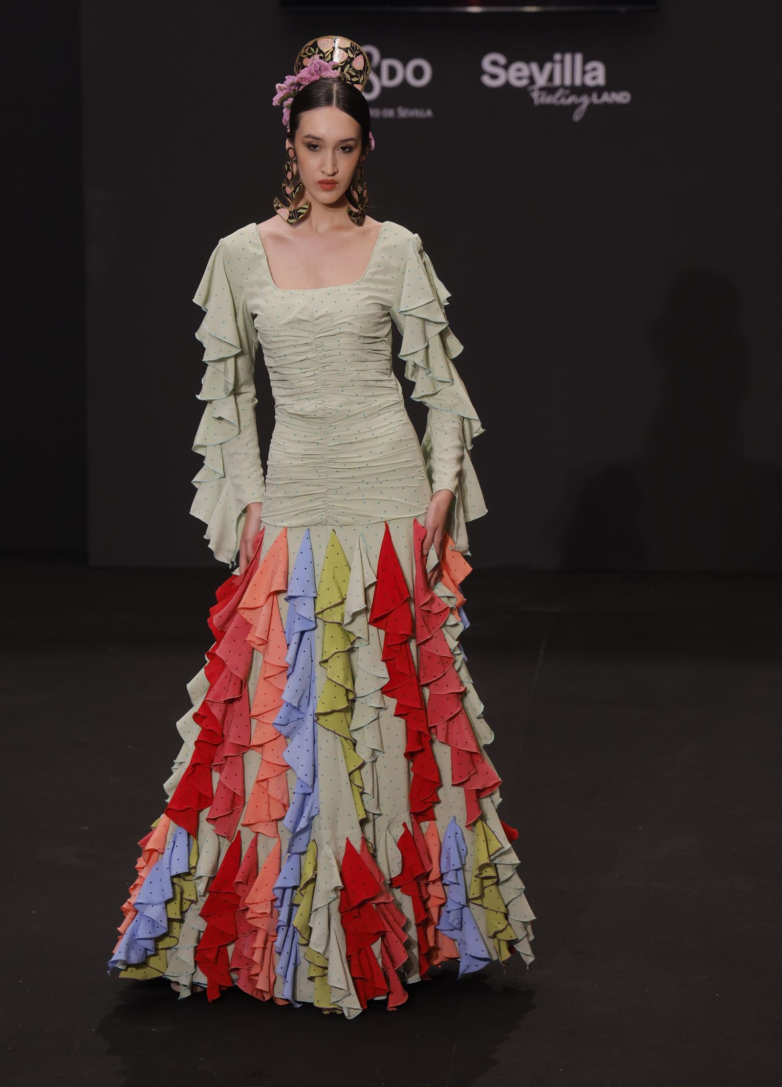 Emprende Lunares, el desfile de moda flamenca de Ángeles de María, que anticipa la Feria de Abril: todas las fotos.