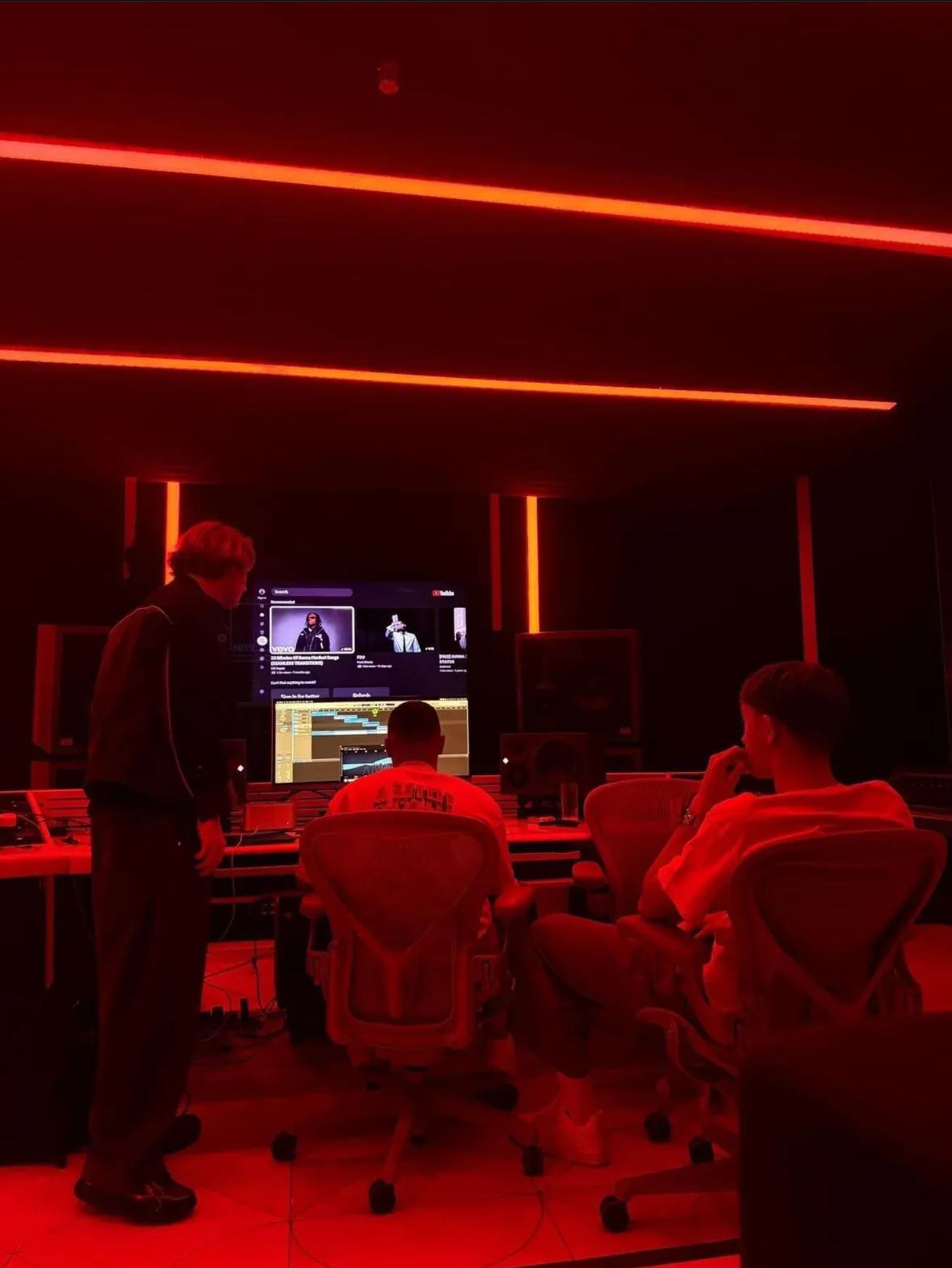 Las exóticas vacaciones de Dean Huijsen