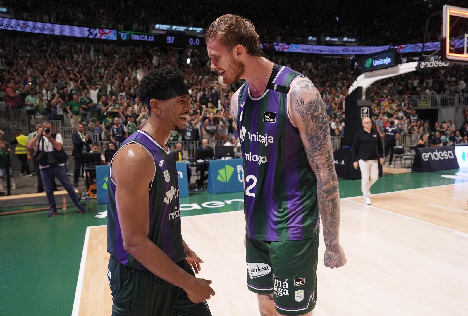 El tapón de Kameron Taylor a Satoransky, una foto viral