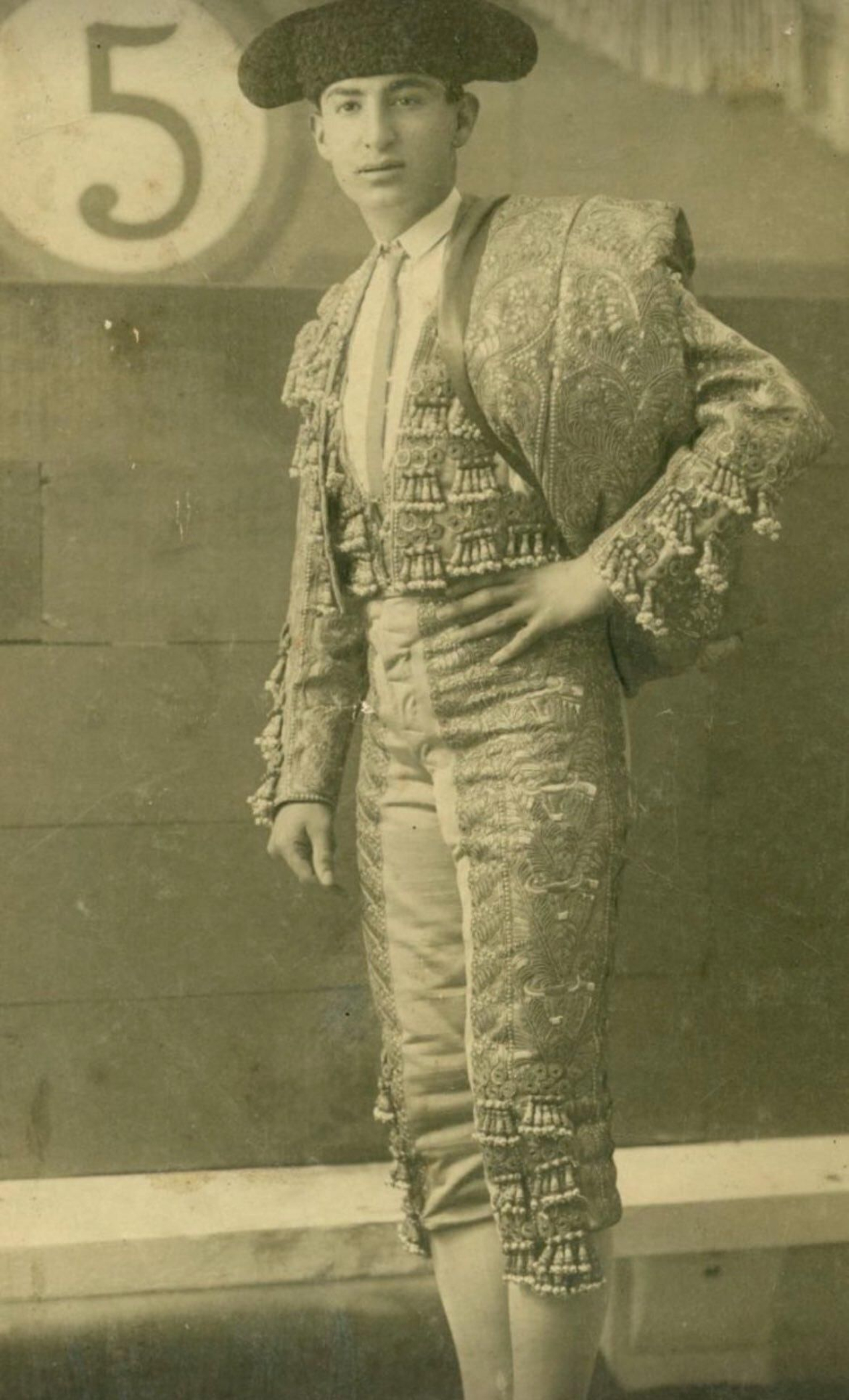 Morante emuló este original vestido de Joselito para torear en Resurrección.