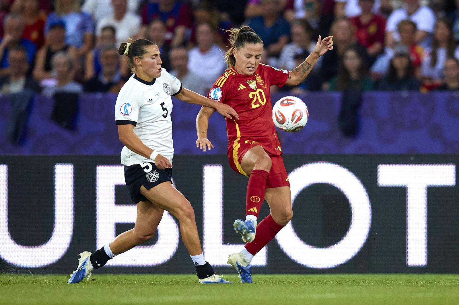 Las mejores imágenes de la semifinal Alemania-España de la Eurocopa femenina